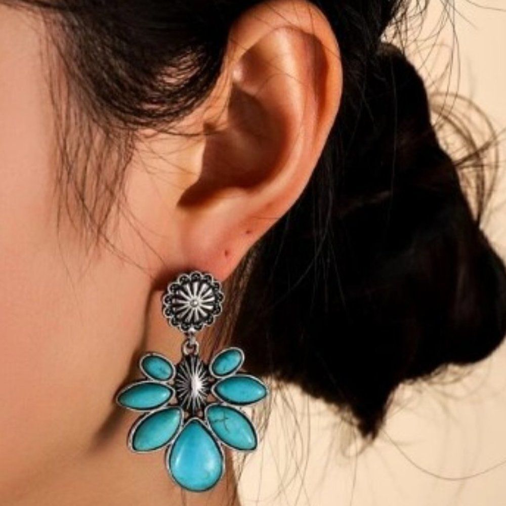 TURQUOISE SANTA FE STYLE WATER DROP EARRINGS